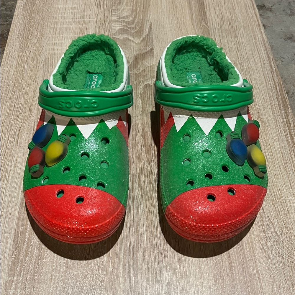Crocs Shoes Mens US 9 Woman’s 11 Green Classic Lined Holiday Clog Christmas Xmas